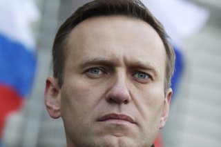 Déjà emprisonné, l'opposant Alexei Navalny risque 20 années de prison supplémentaires, à la suite du réquisitoire d'un procureur russe.